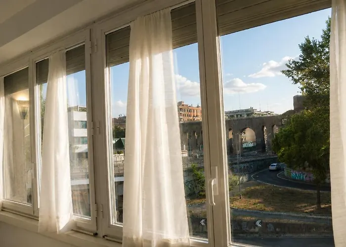 Appartamento Bright Flat Near Termini & Colosseum - Parking Included Roma