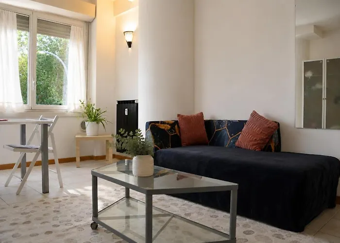 Bright Flat Near Termini & Colosseum - Parking Included *