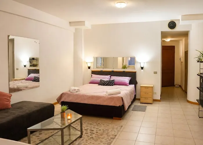 Bright Flat Near Termini & Colosseum - Parking Included Appartamento Roma